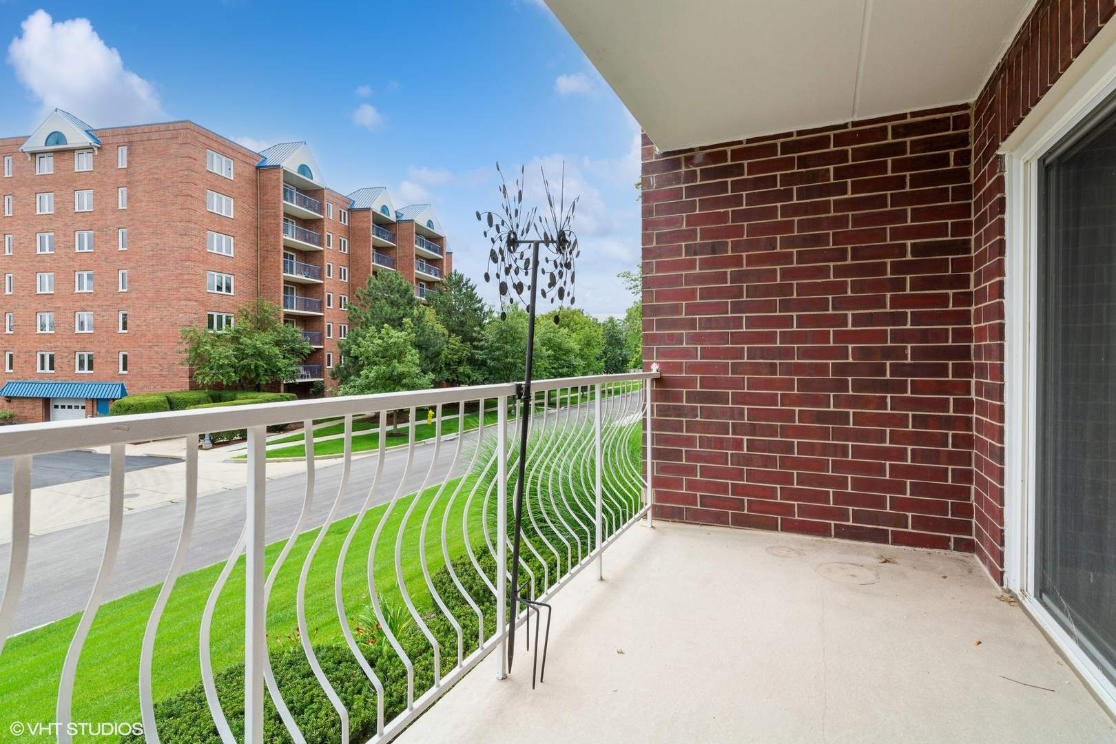 7011 W Touhy Avenue #206, Niles, IL 60714