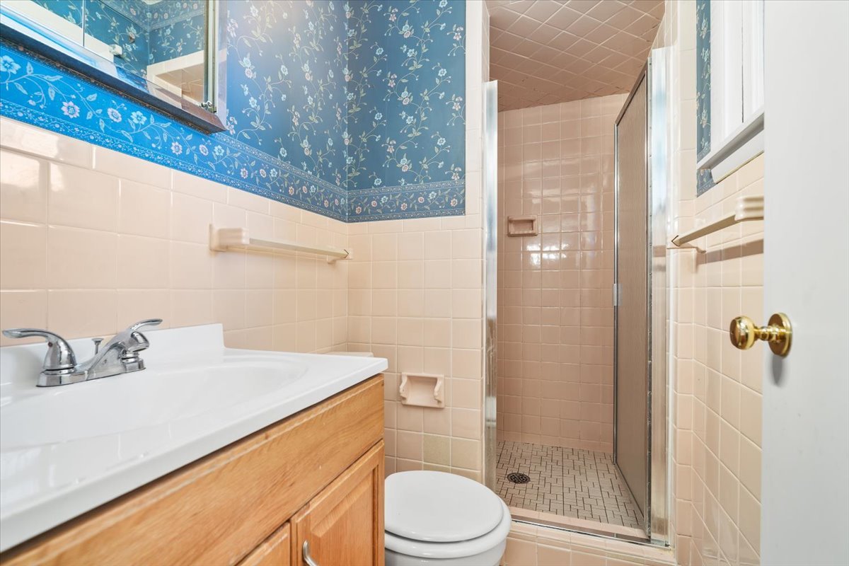 206 Imperial Drive, Bloomington, IL 61701