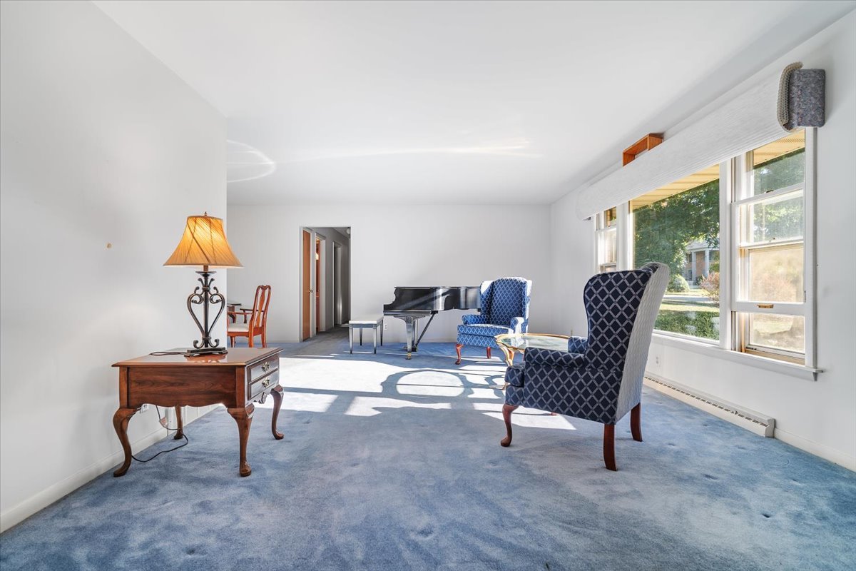 206 Imperial Drive, Bloomington, IL 61701