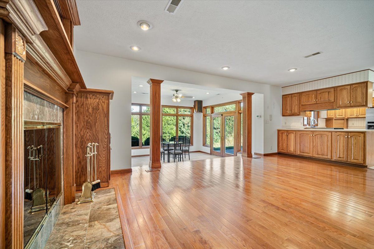 206 Imperial Drive, Bloomington, IL 61701