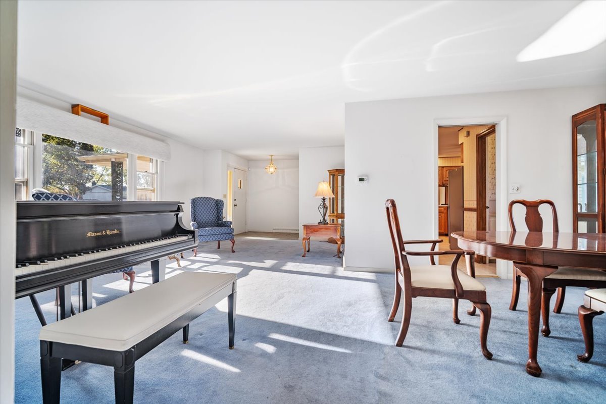 206 Imperial Drive, Bloomington, IL 61701