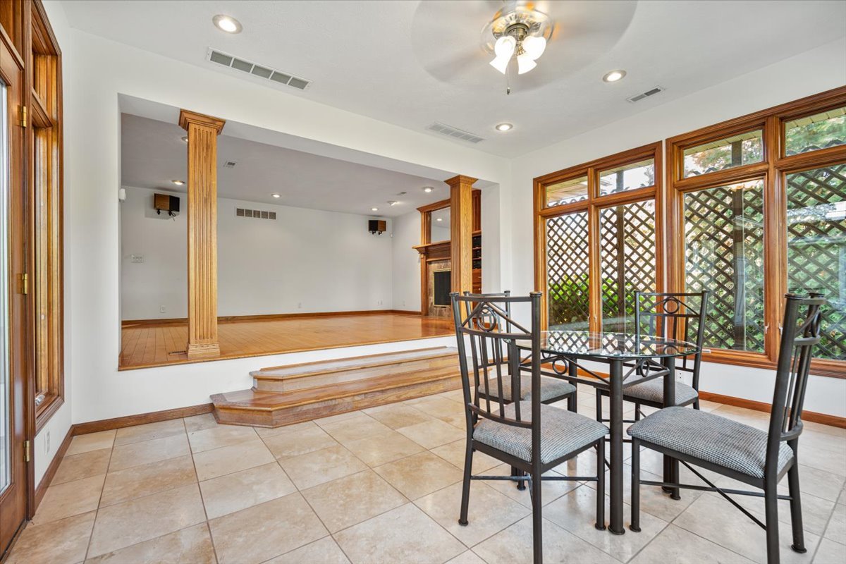 206 Imperial Drive, Bloomington, IL 61701