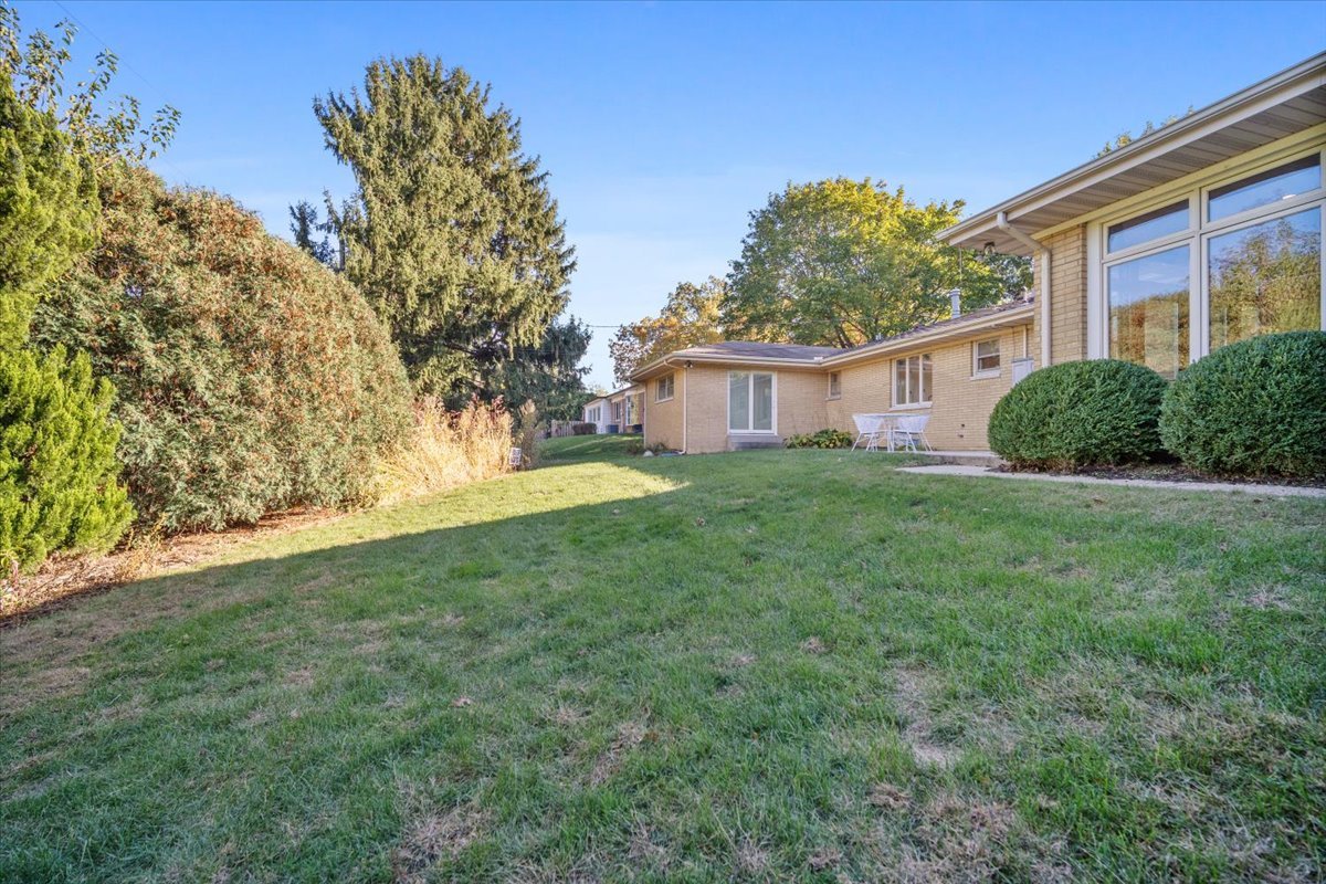 206 Imperial Drive, Bloomington, IL 61701