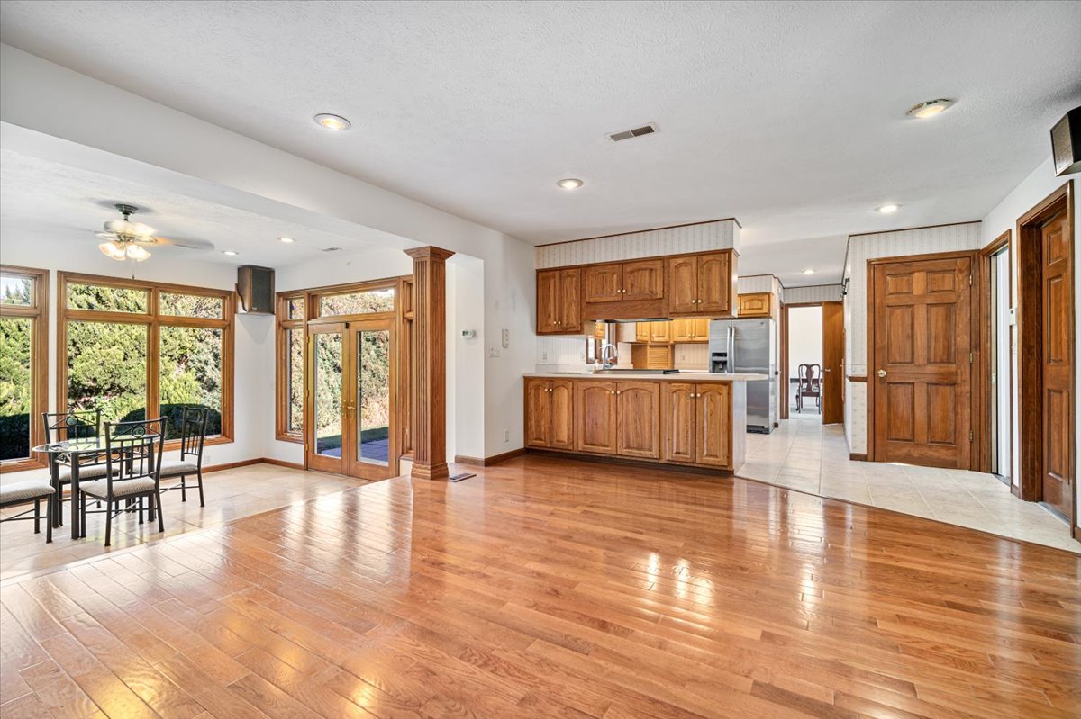 206 Imperial Drive, Bloomington, IL 61701