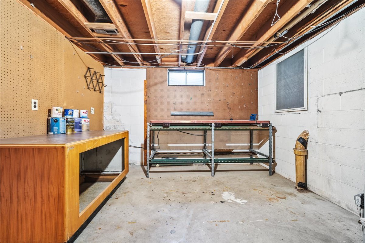 206 Imperial Drive, Bloomington, IL 61701