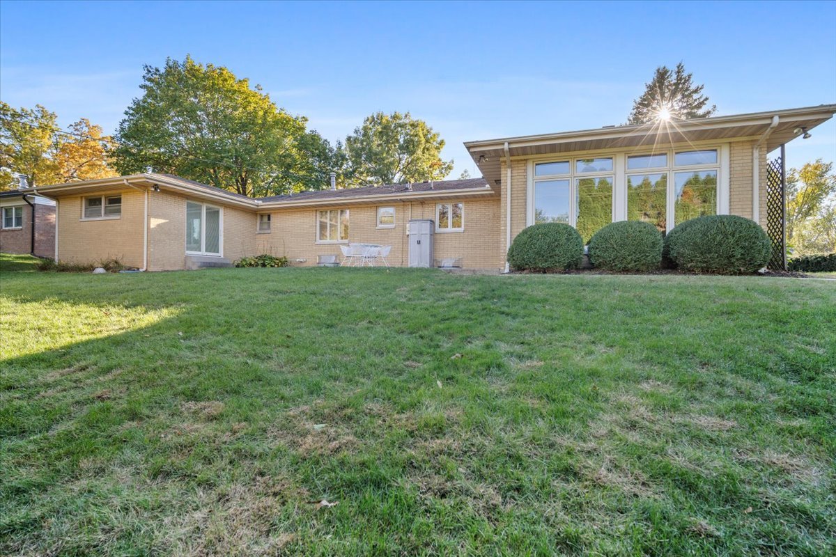 206 Imperial Drive, Bloomington, IL 61701