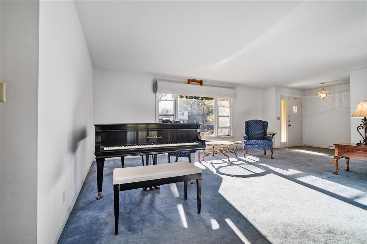 206 Imperial Drive, Bloomington, IL 61701