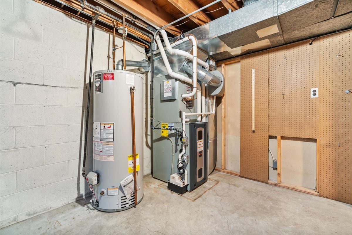 206 Imperial Drive, Bloomington, IL 61701