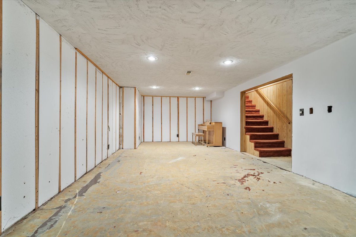 206 Imperial Drive, Bloomington, IL 61701