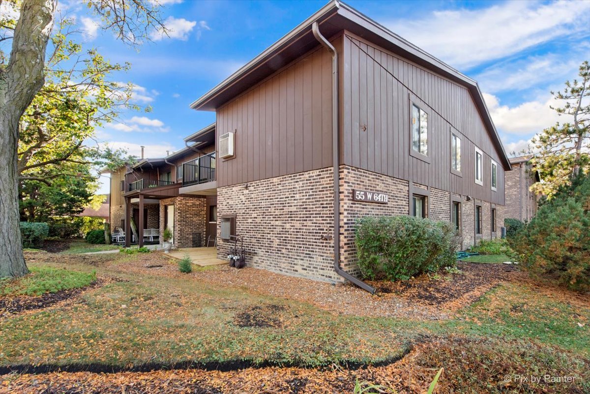 55 W 64th Street #202, Westmont, IL 60559