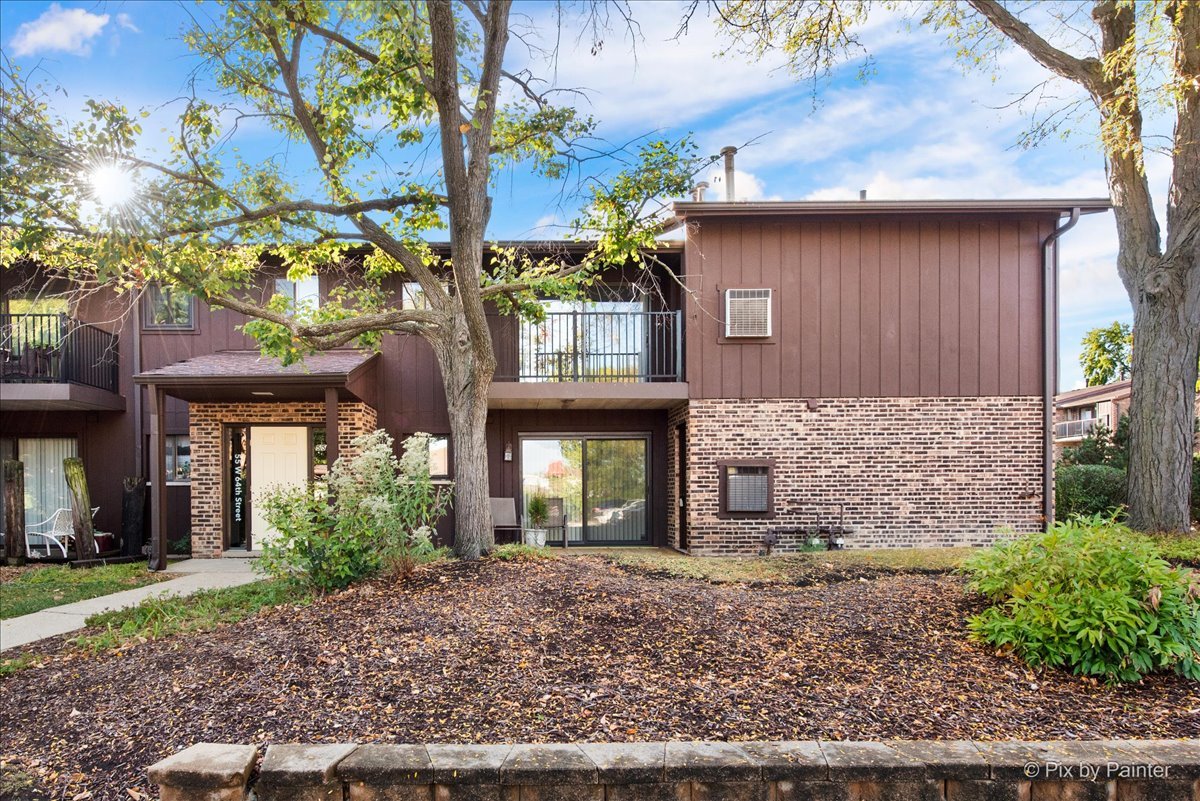 55 W 64th Street #202, Westmont, IL 60559