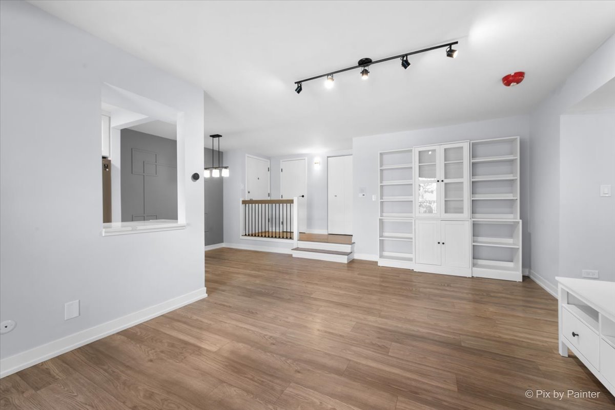 55 W 64th Street #202, Westmont, IL 60559