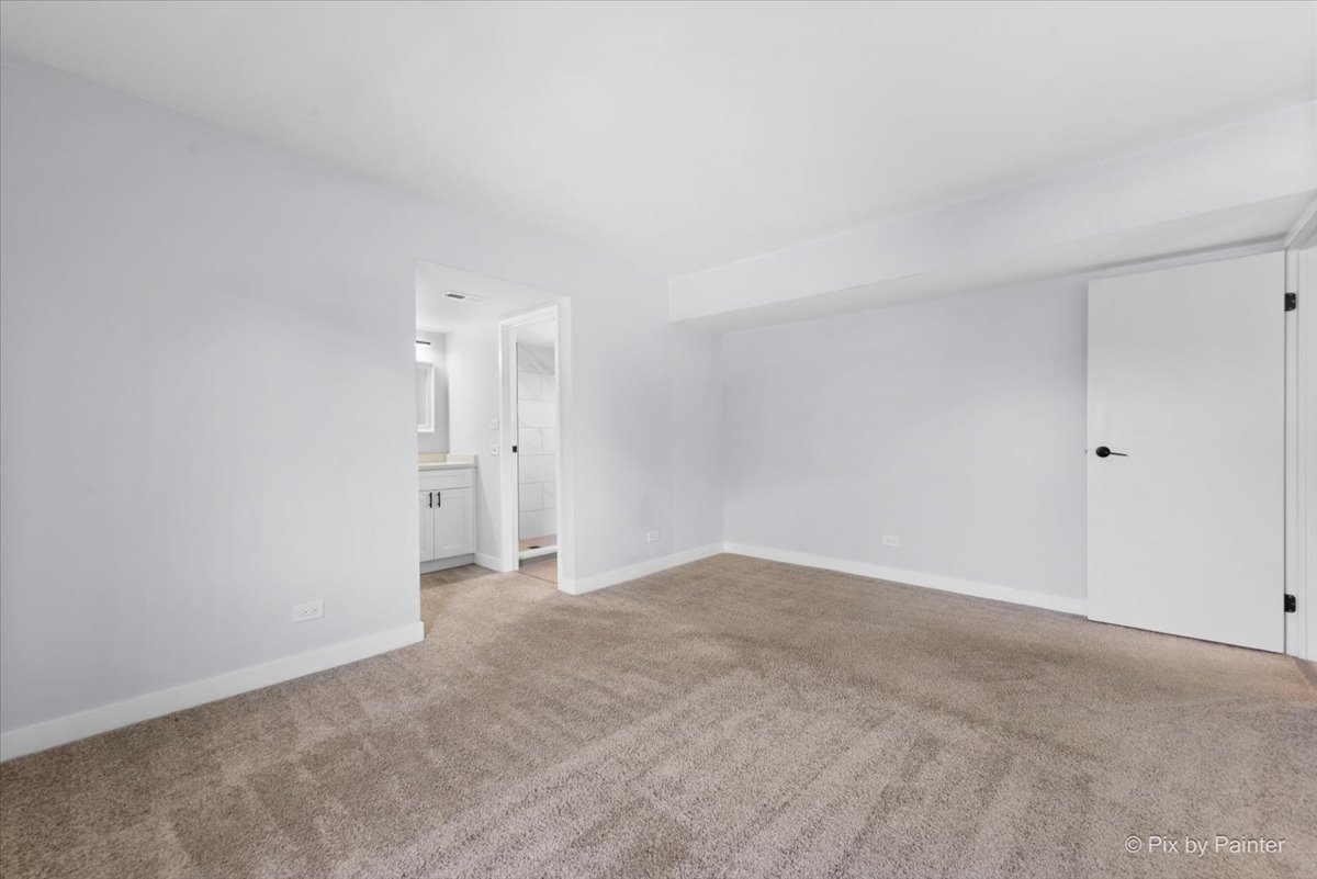 55 W 64th Street #202, Westmont, IL 60559