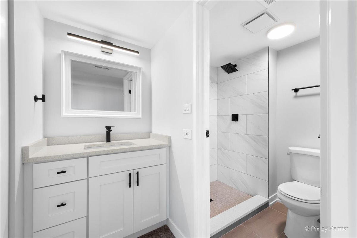 55 W 64th Street #202, Westmont, IL 60559