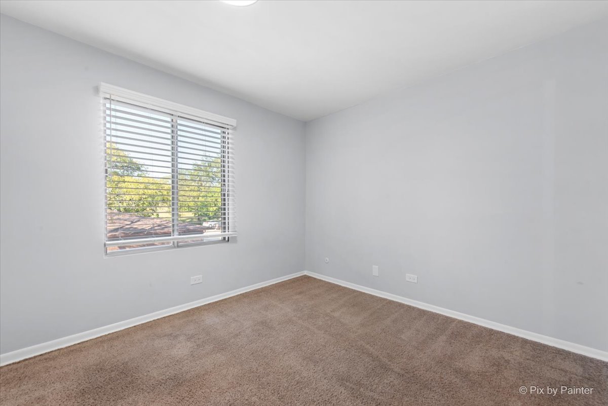 55 W 64th Street #202, Westmont, IL 60559