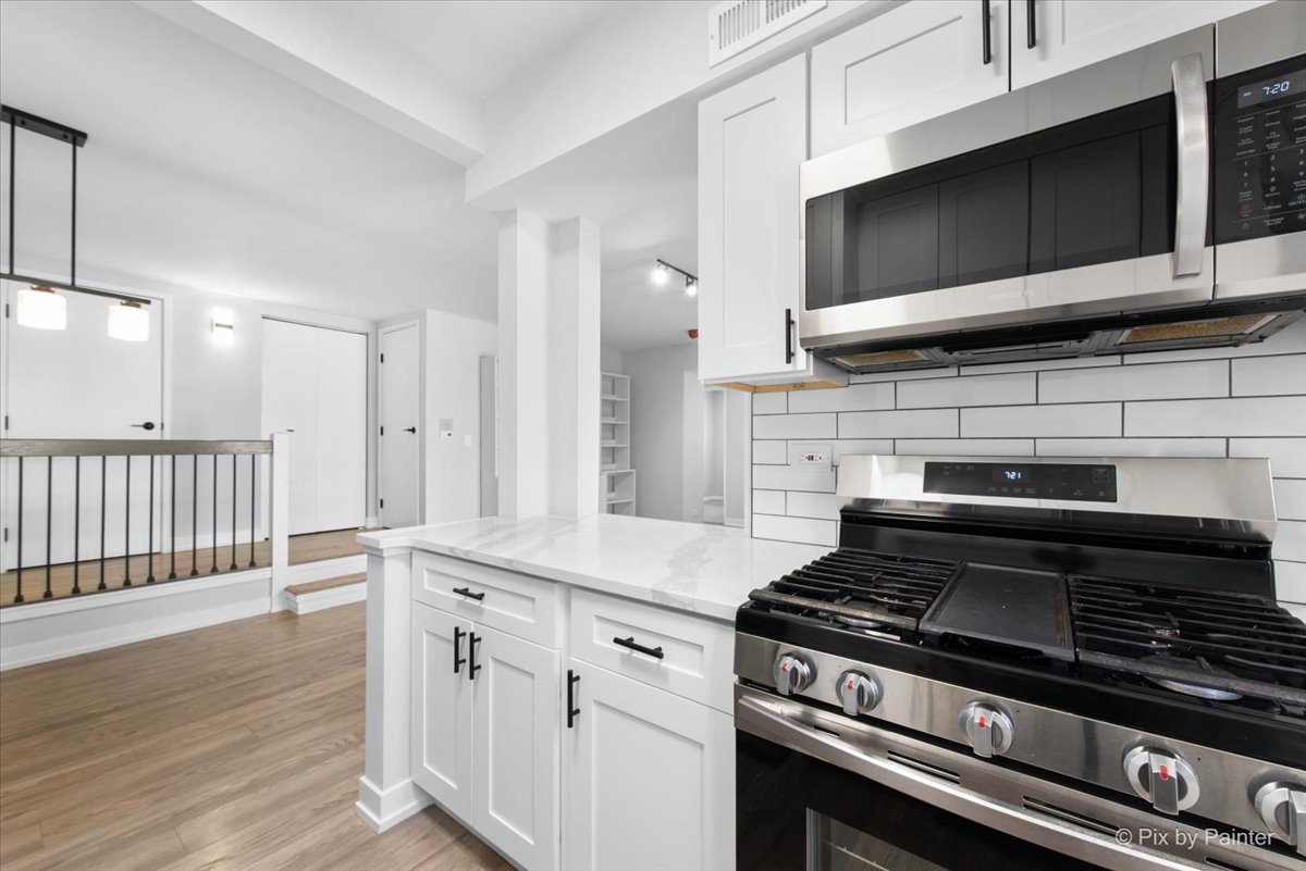 55 W 64th Street #202, Westmont, IL 60559