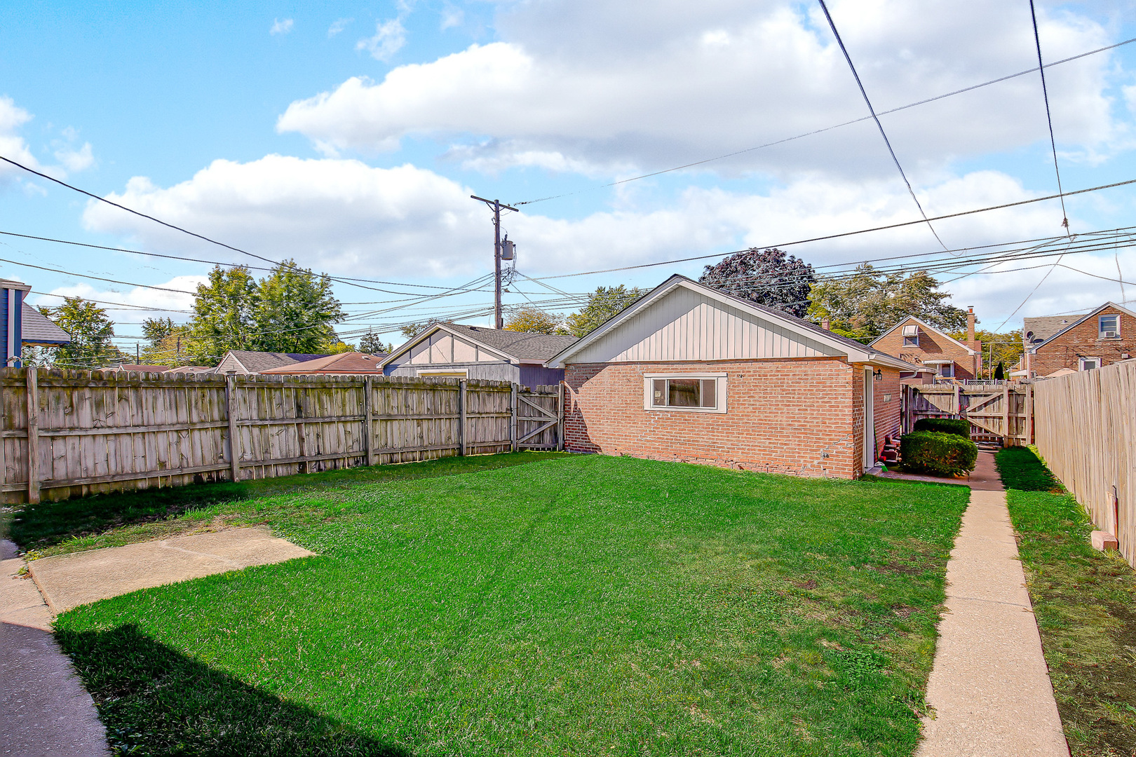 10922 S AVENUE B, Chicago, IL 60617