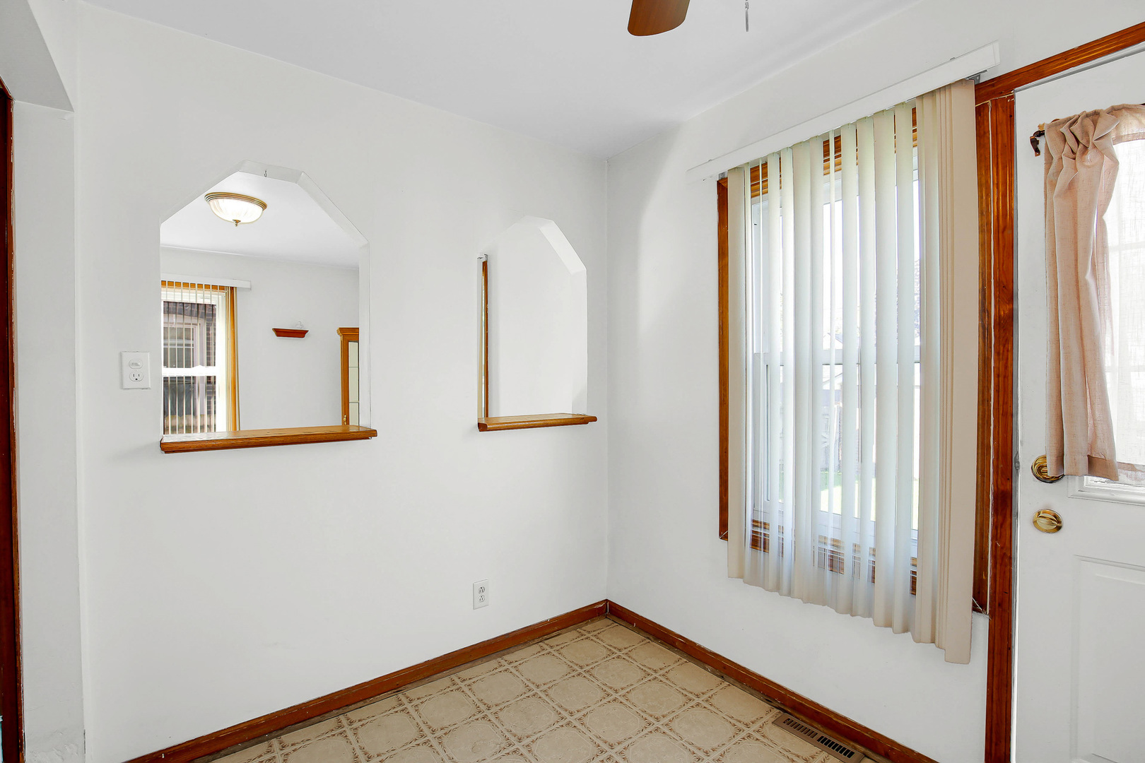 10922 S AVENUE B, Chicago, IL 60617