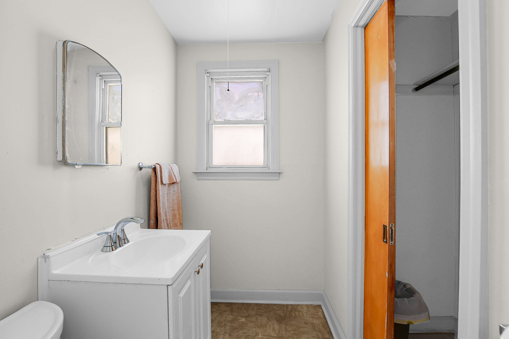 10922 S AVENUE B, Chicago, IL 60617