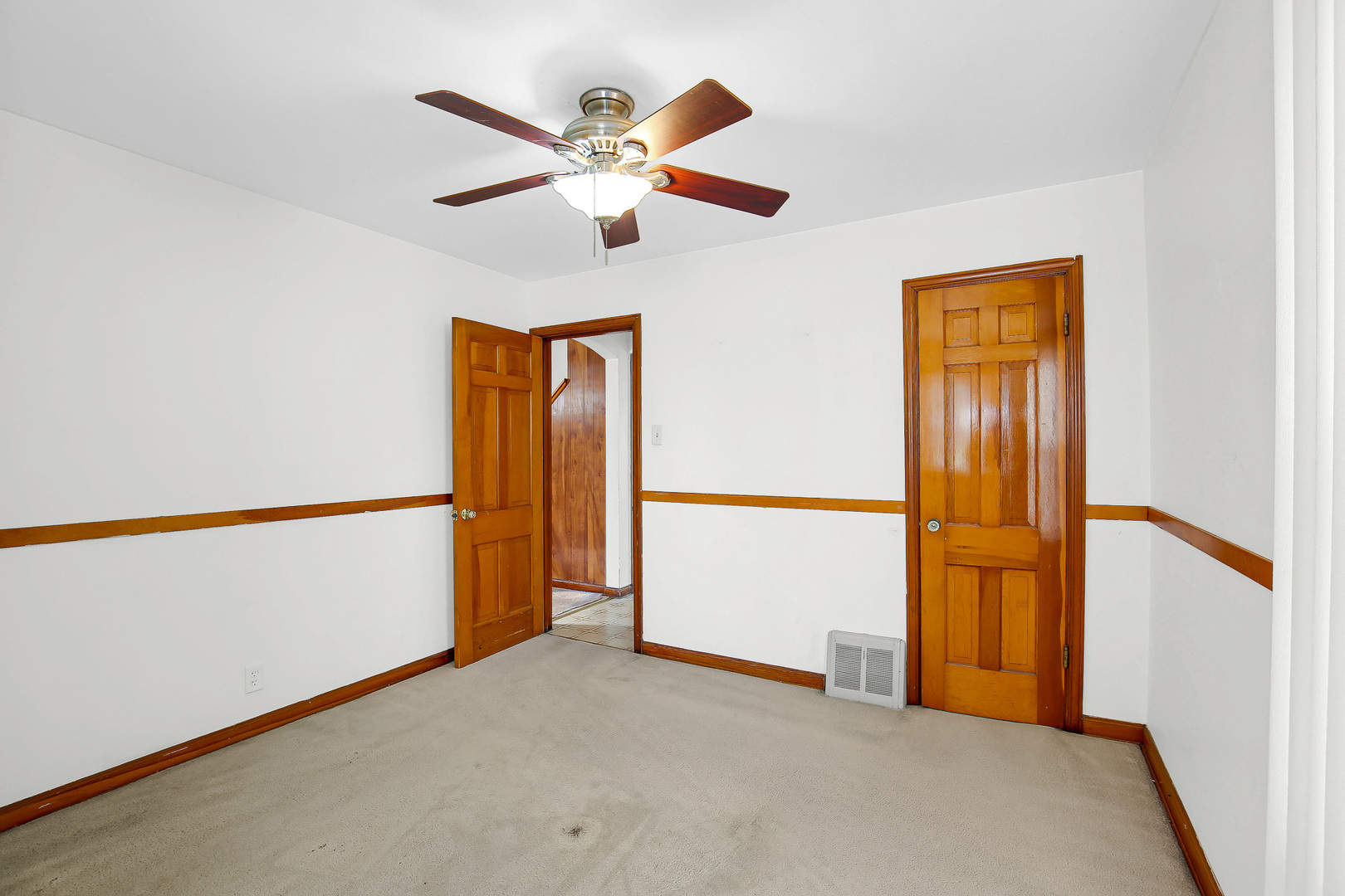 10922 S AVENUE B, Chicago, IL 60617