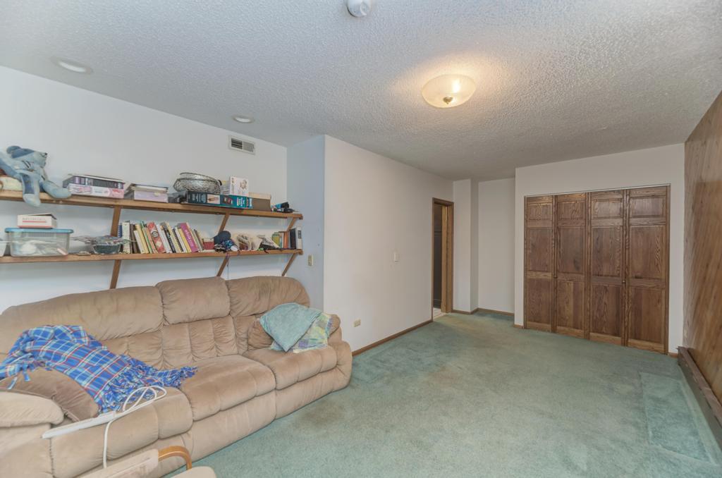 6N331 Keeney Road, Keeneyville, IL 60172