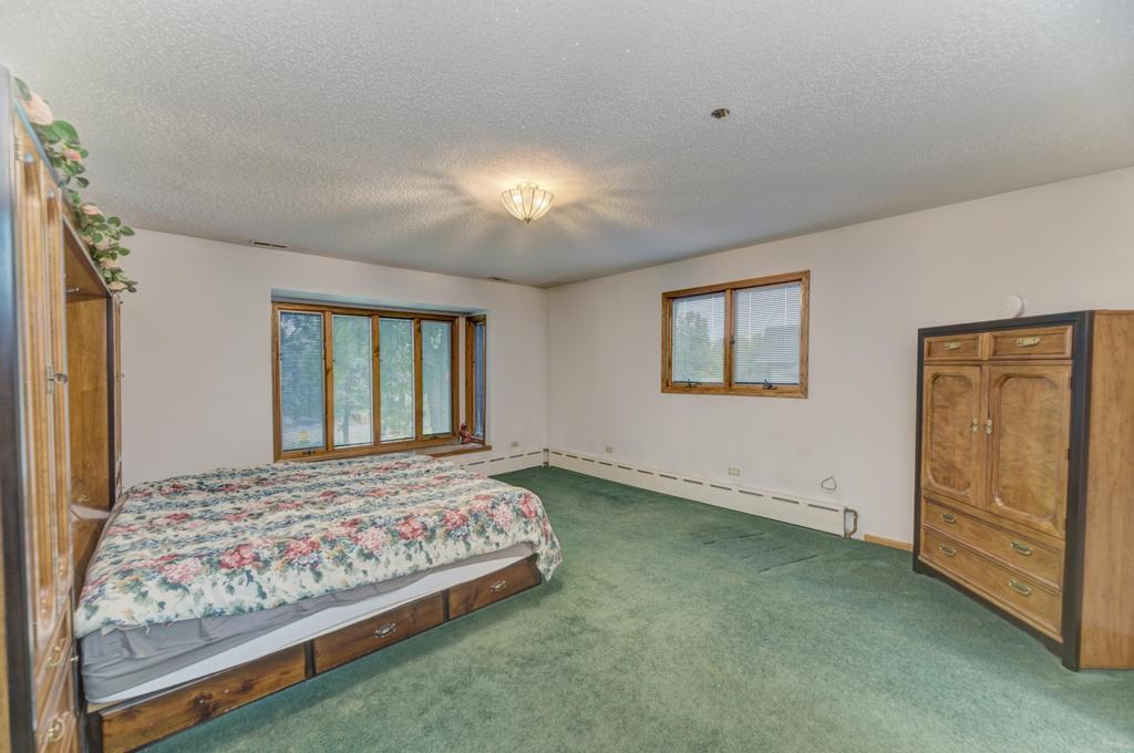 6N331 Keeney Road, Keeneyville, IL 60172