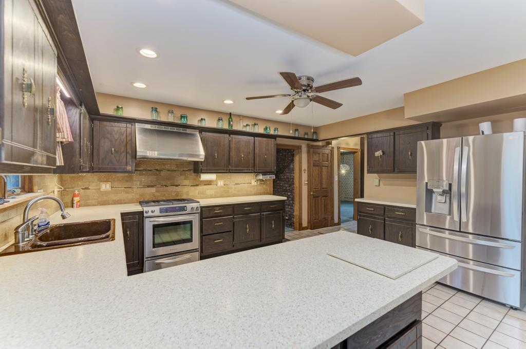 6N331 Keeney Road, Keeneyville, IL 60172