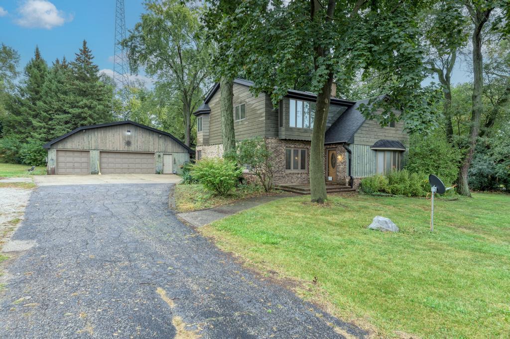 6N331 Keeney Road, Keeneyville, IL 60172