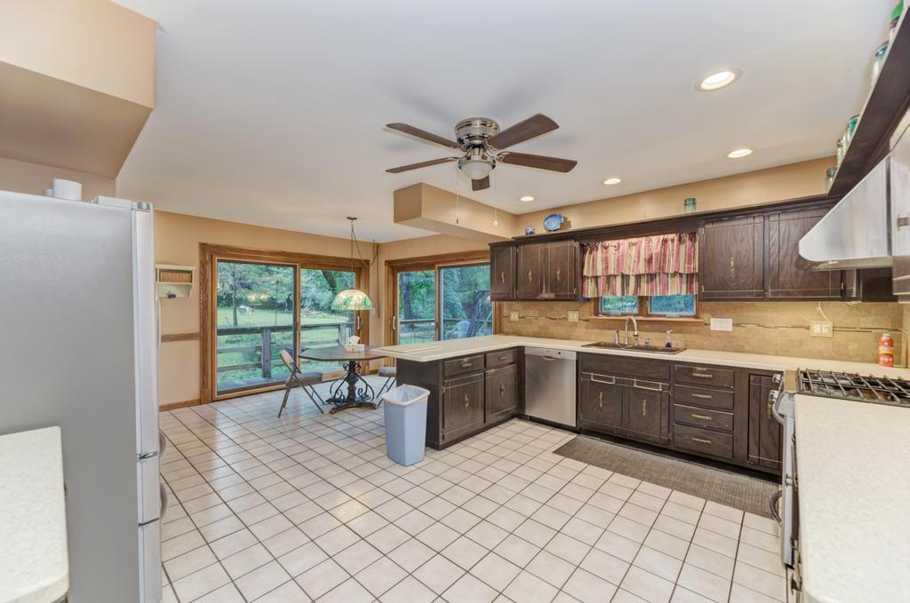 6N331 Keeney Road, Keeneyville, IL 60172