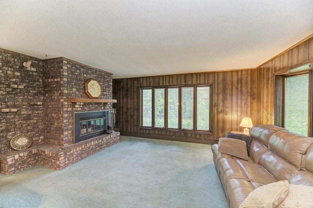 6N331 Keeney Road, Keeneyville, IL 60172