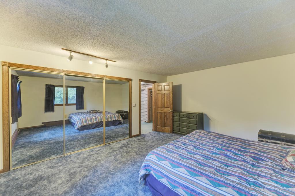6N331 Keeney Road, Keeneyville, IL 60172
