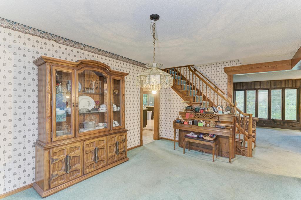6N331 Keeney Road, Keeneyville, IL 60172