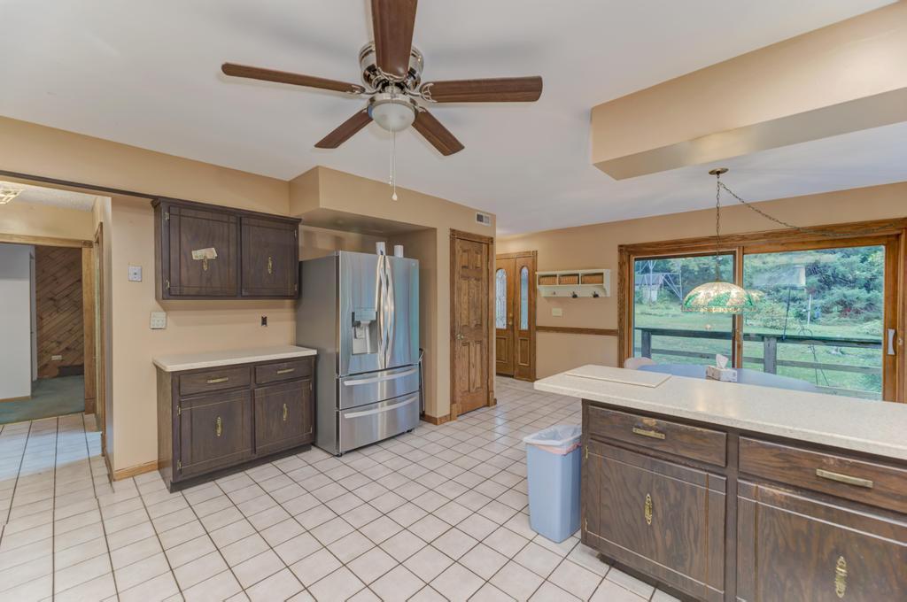 6N331 Keeney Road, Keeneyville, IL 60172