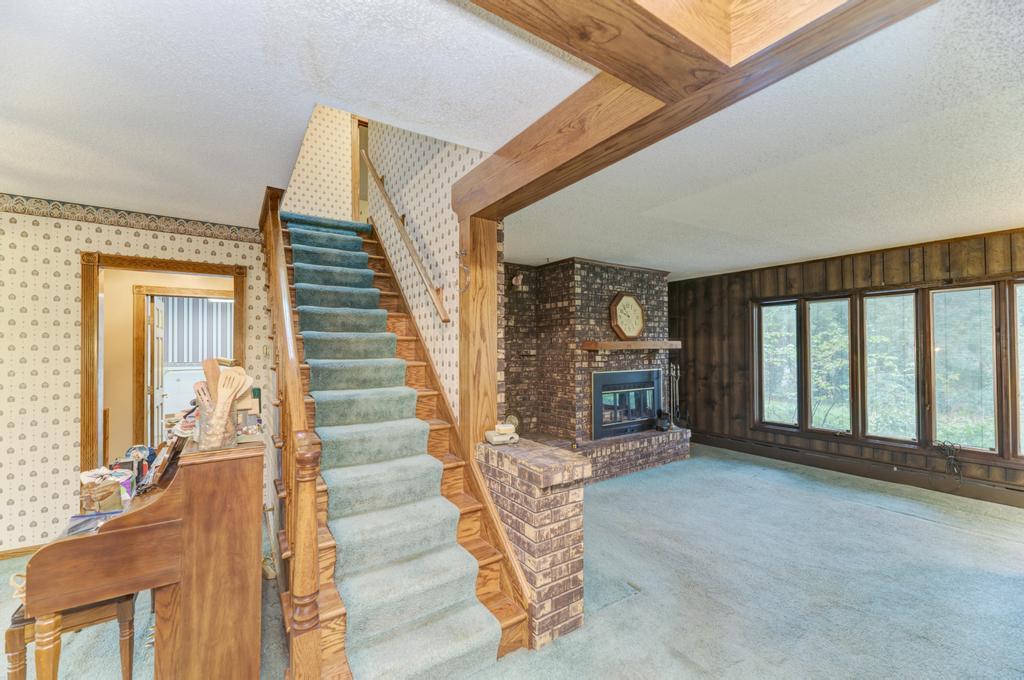 6N331 Keeney Road, Keeneyville, IL 60172