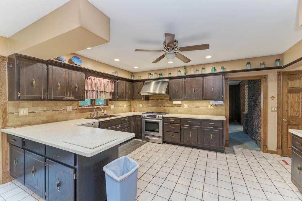 6N331 Keeney Road, Keeneyville, IL 60172