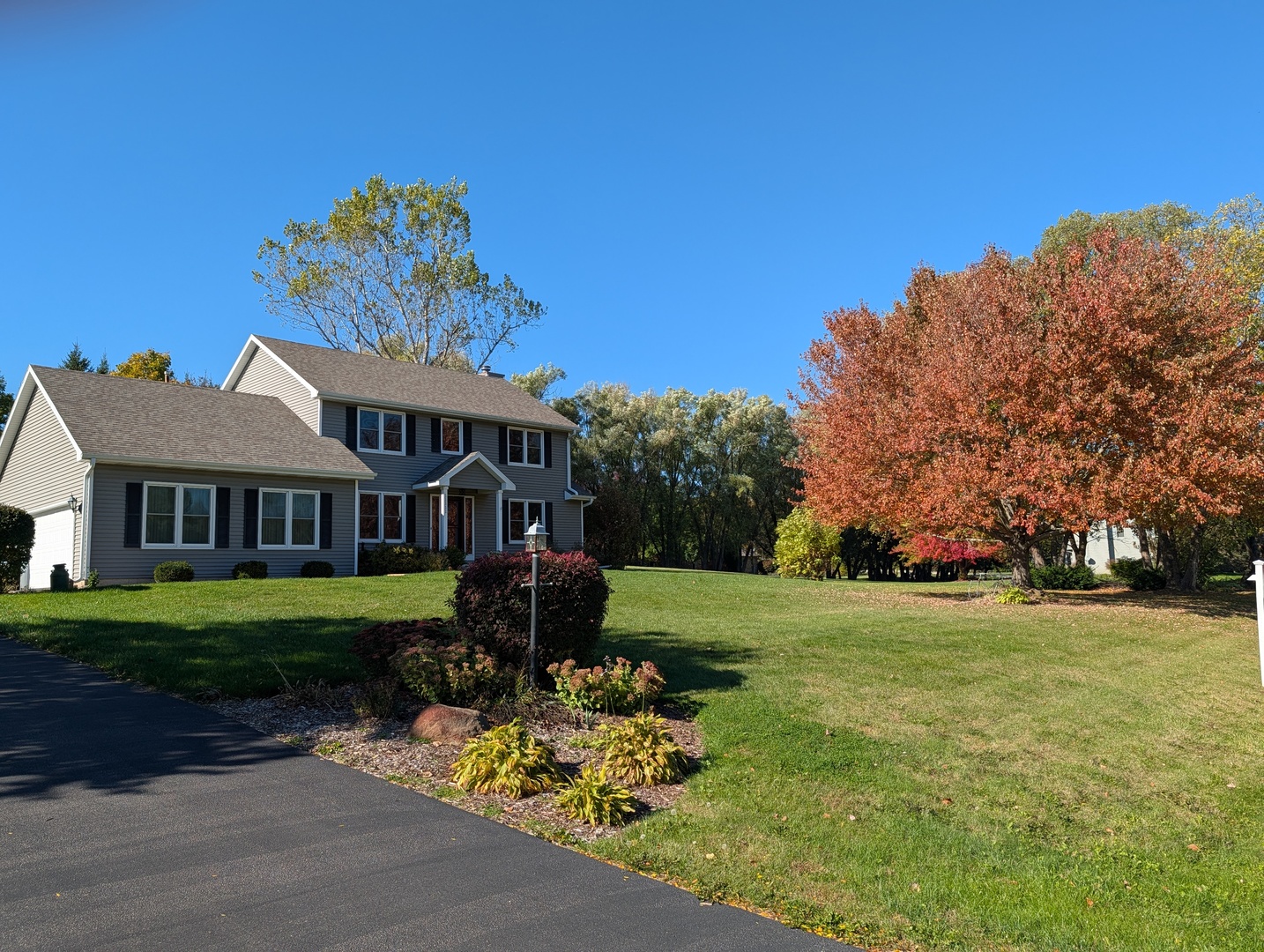 11111 Huron Drive, Spring Grove, IL 60081