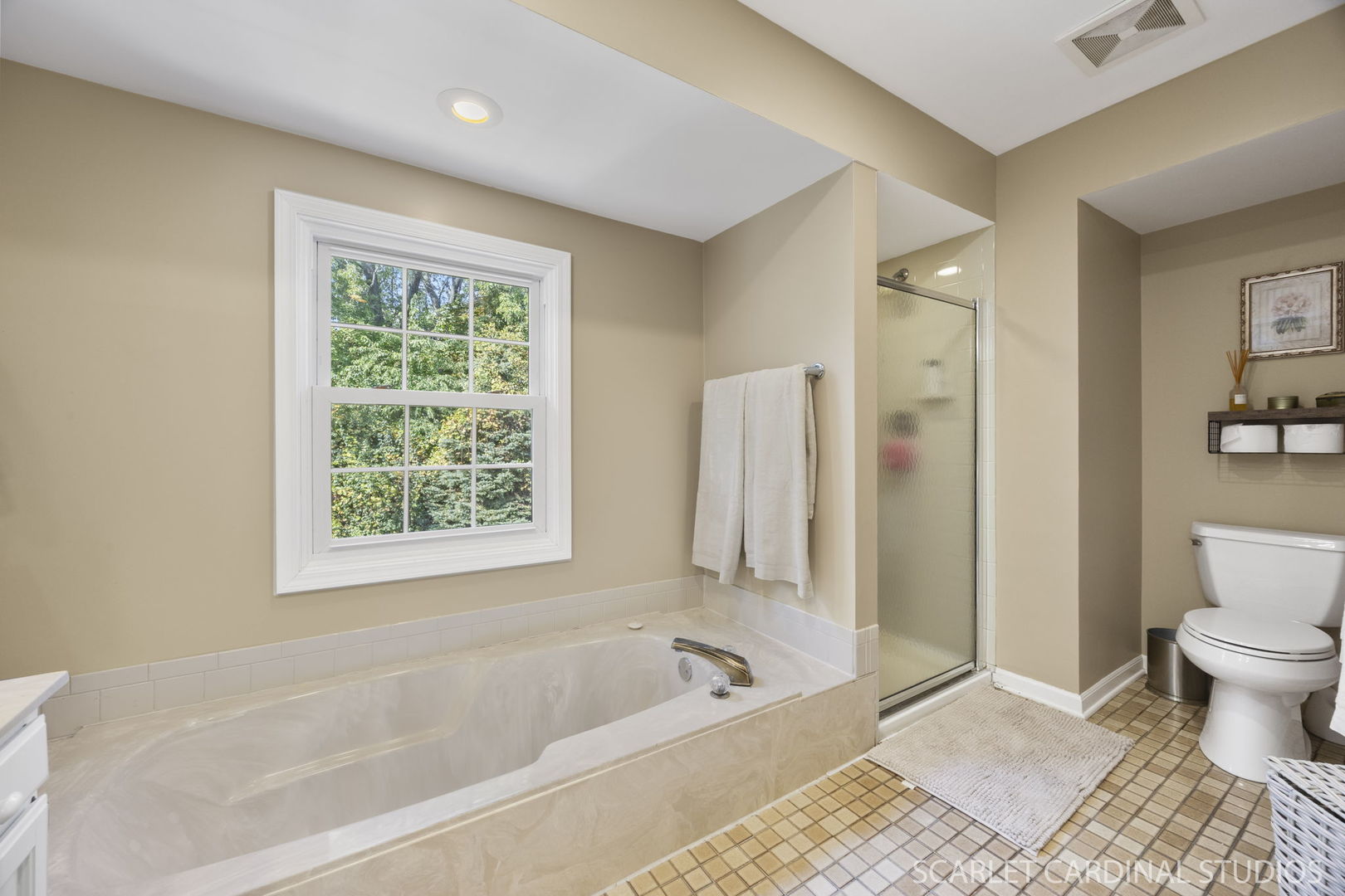 25W773 Sunnyridge Court, Wheaton, IL 60189