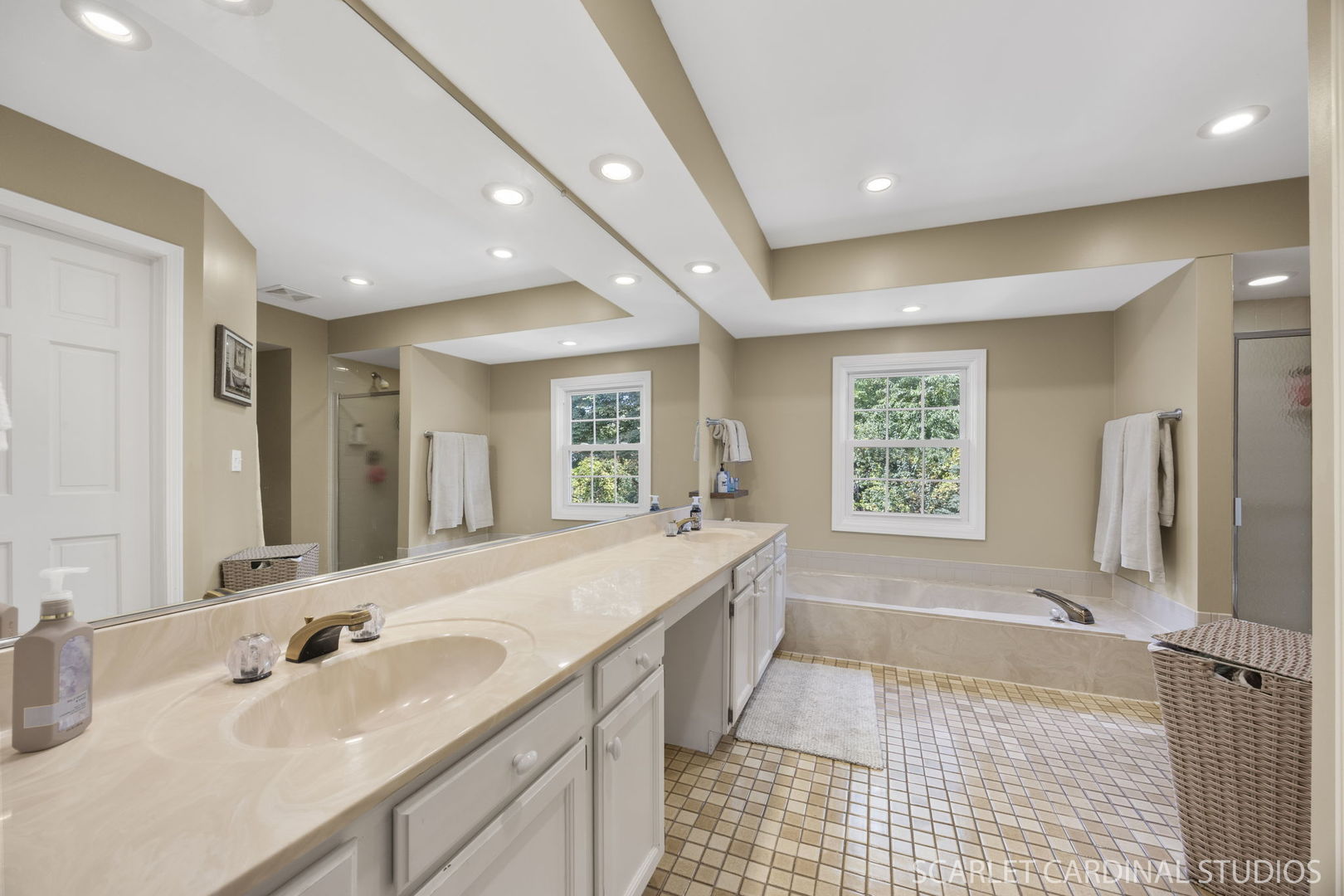 25W773 Sunnyridge Court, Wheaton, IL 60189