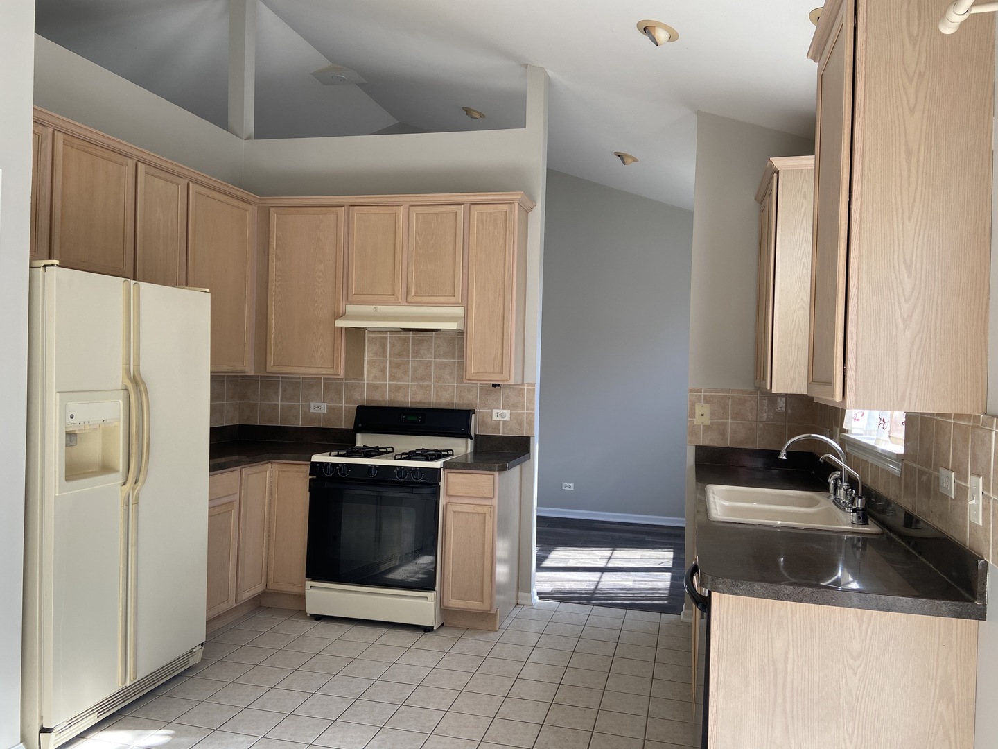 11717 S Derby Lane, Plainfield, IL 60585