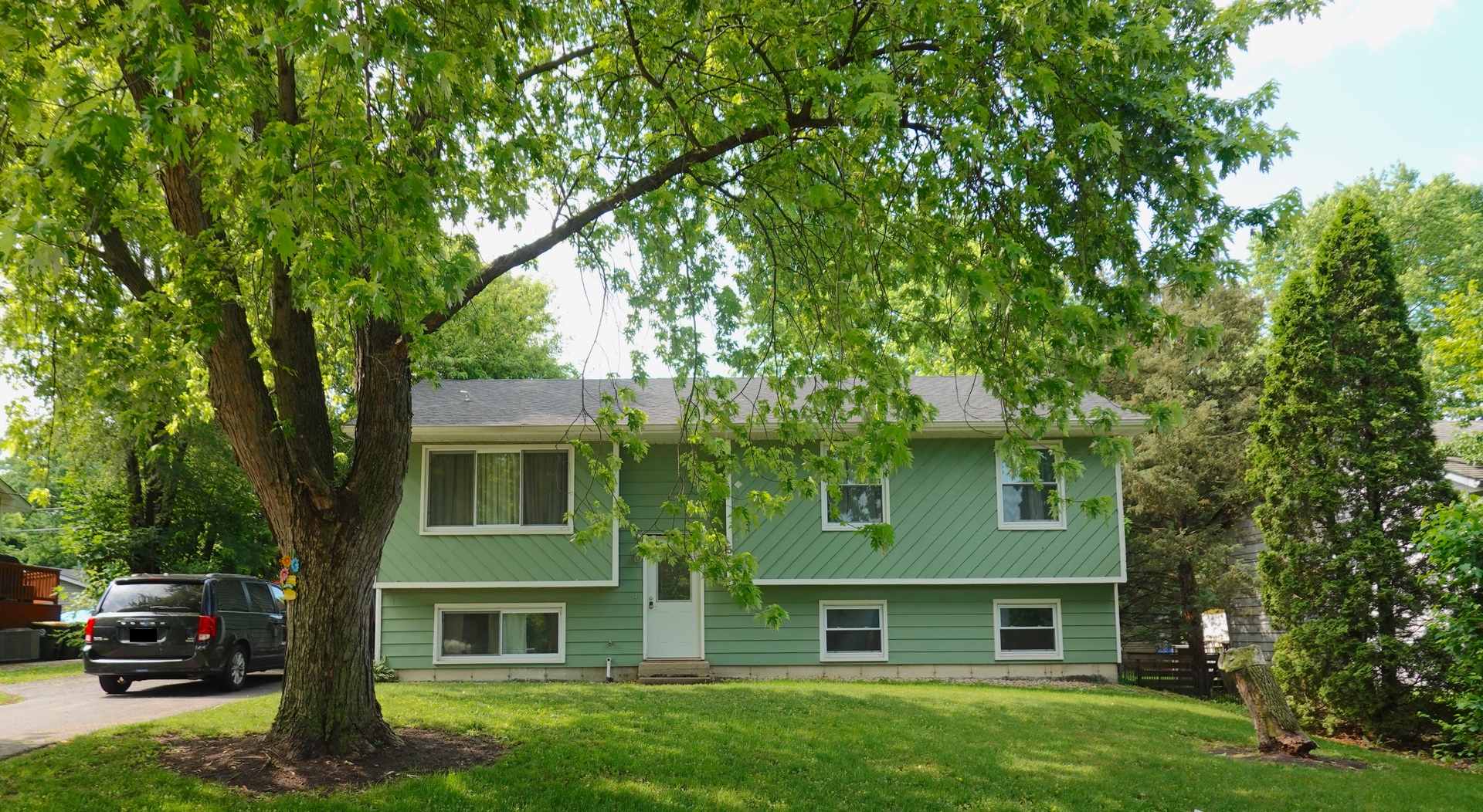 505 Woodmoor Drive, Round Lake Beach, IL 60073