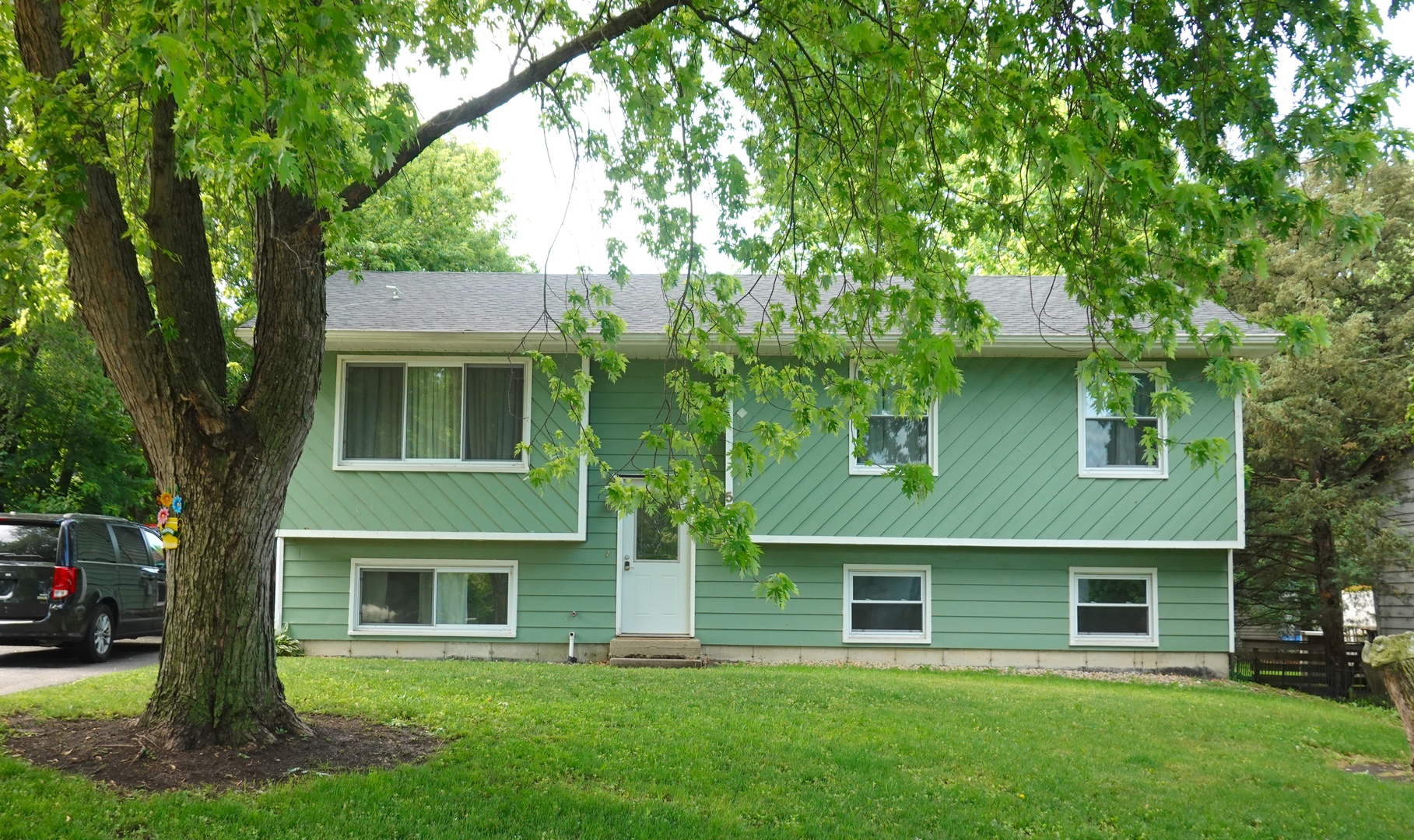 505 Woodmoor Drive, Round Lake Beach, IL 60073