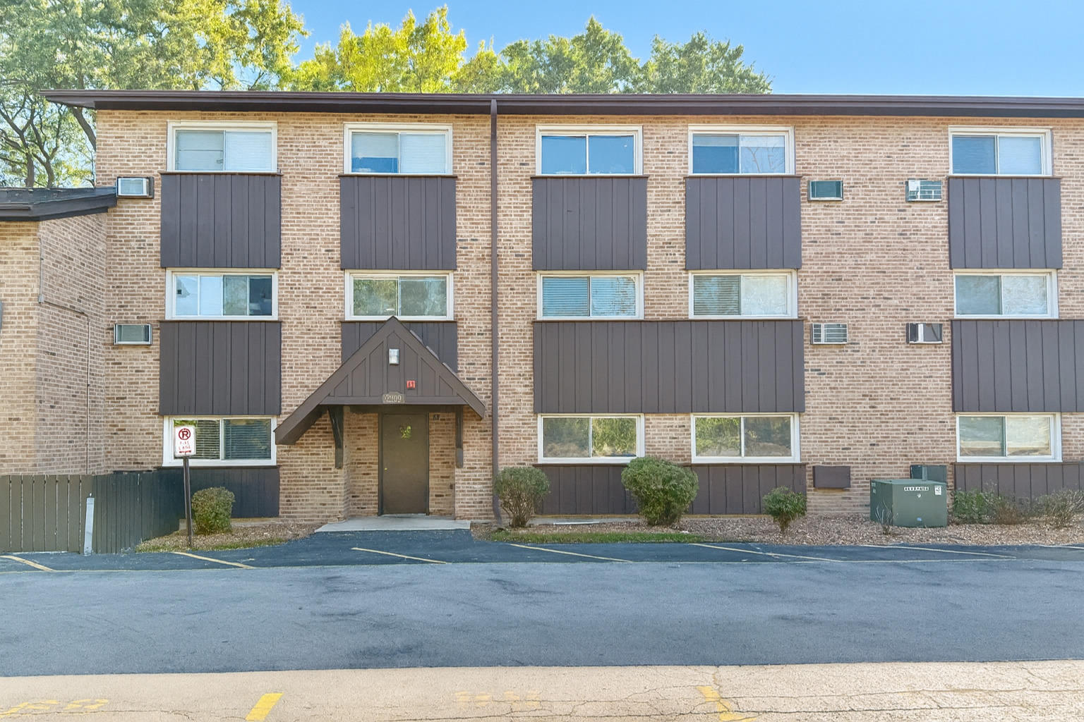 2209 Arbor Circle #6, Downers Grove, IL 60515