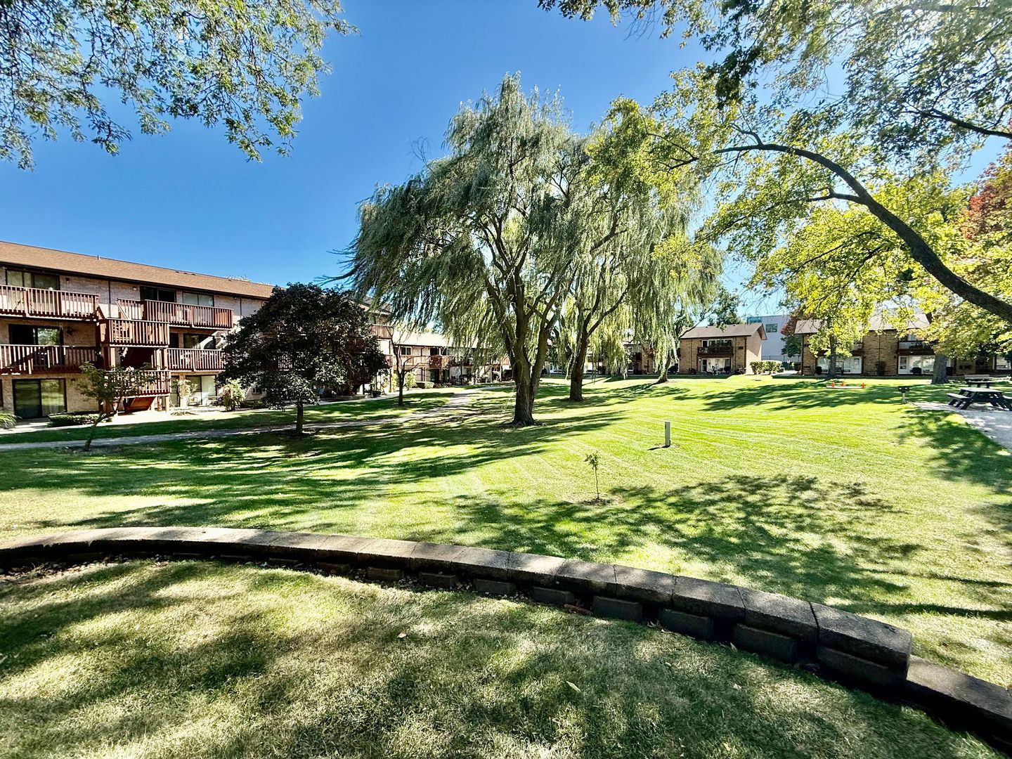 2209 Arbor Circle #6, Downers Grove, IL 60515