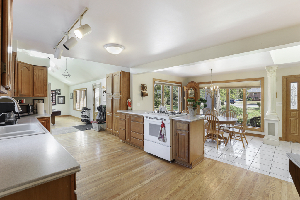 2N584 S Ardmore Avenue, Villa Park, IL 60181