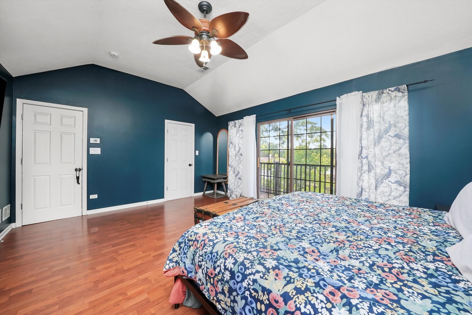 836 Bonita Avenue, Elk Grove Village, IL 60007