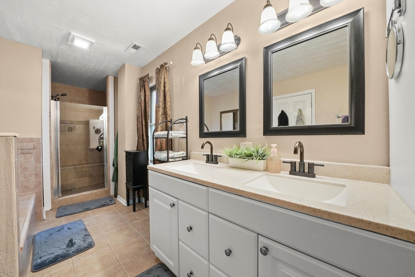 836 Bonita Avenue, Elk Grove Village, IL 60007