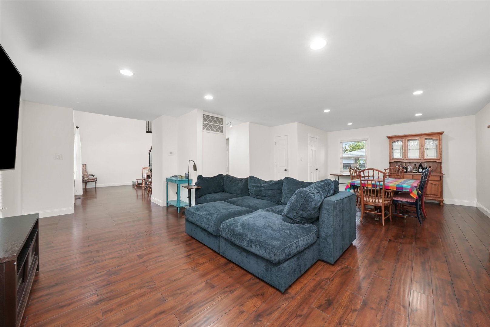 836 Bonita Avenue, Elk Grove Village, IL 60007