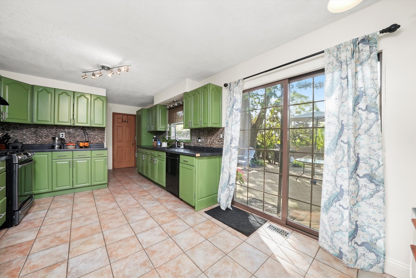 836 Bonita Avenue, Elk Grove Village, IL 60007