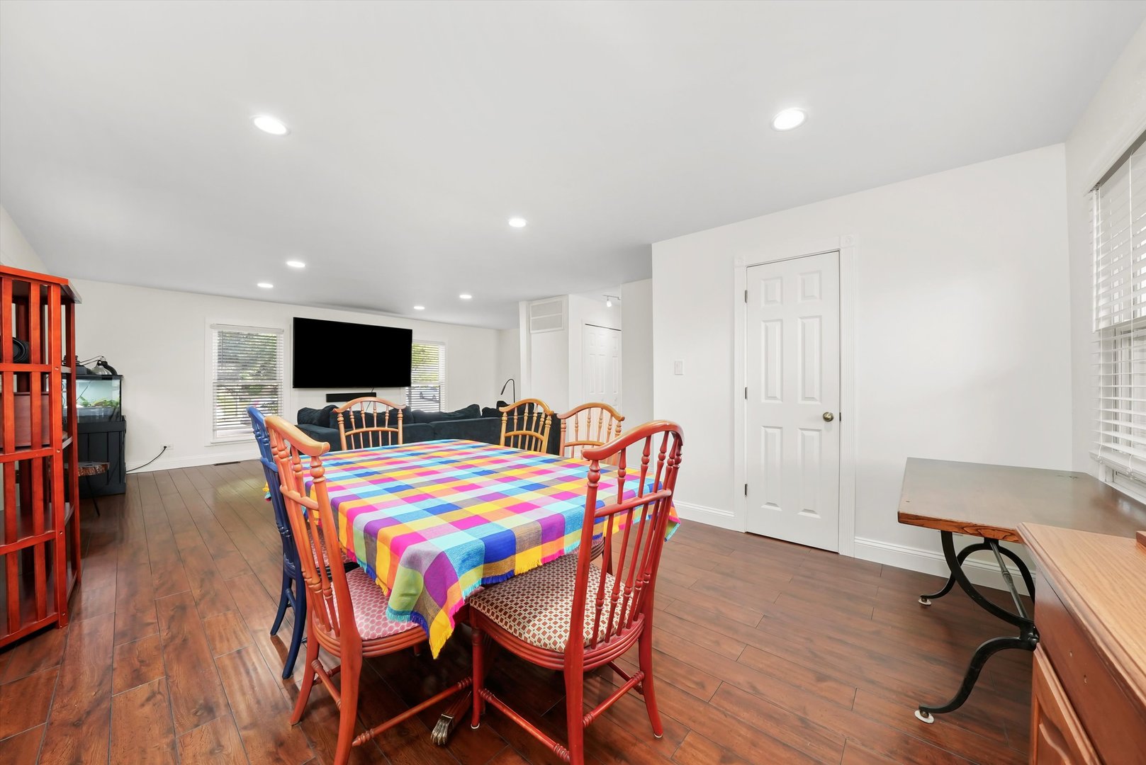 836 Bonita Avenue, Elk Grove Village, IL 60007
