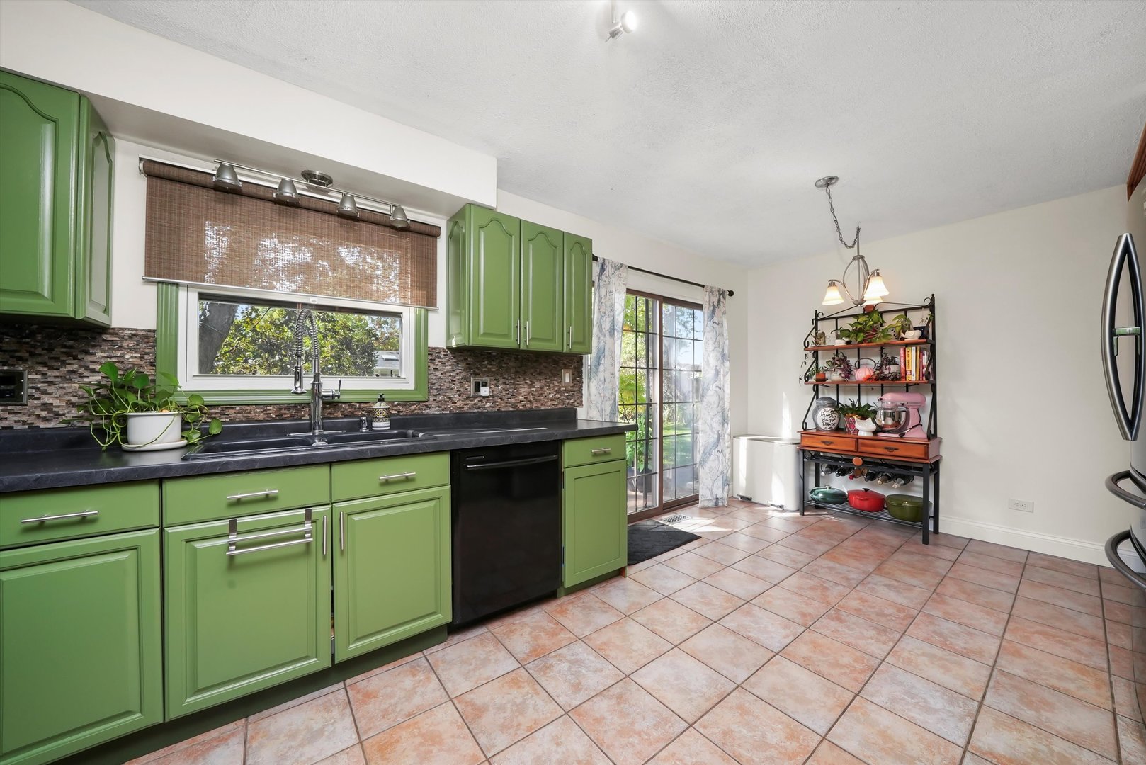 836 Bonita Avenue, Elk Grove Village, IL 60007